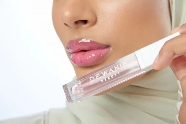 Dewanie Beauty Glow Lip Oil